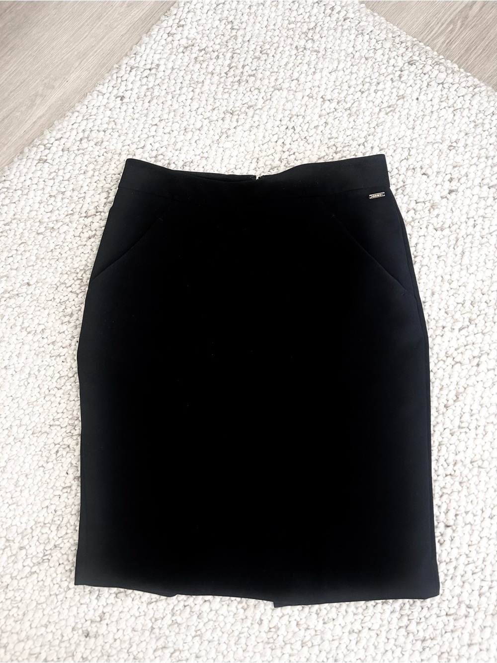 Perfect DKNY Pencil Skirt